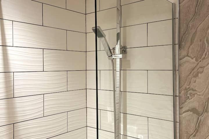 Lovely 3 Bedroom Apartment With Private Garden In Edinburgh City Centre Экстерьер фото