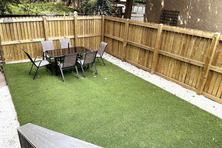Lovely 3 Bedroom Apartment With Private Garden In Edinburgh City Centre Экстерьер фото